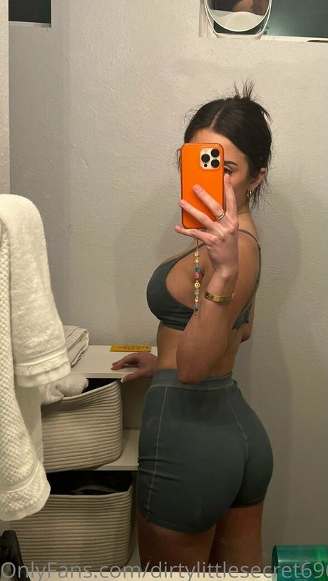 barelylegalkatie18 model exclusive photo