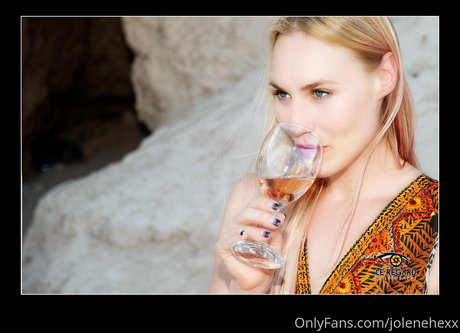 jolenehexx pornographic model pic