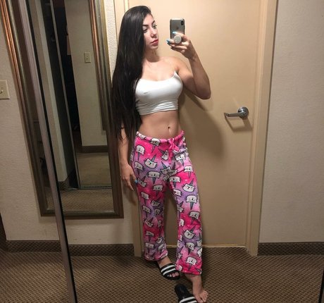 Yasmim Casadias star adult pics