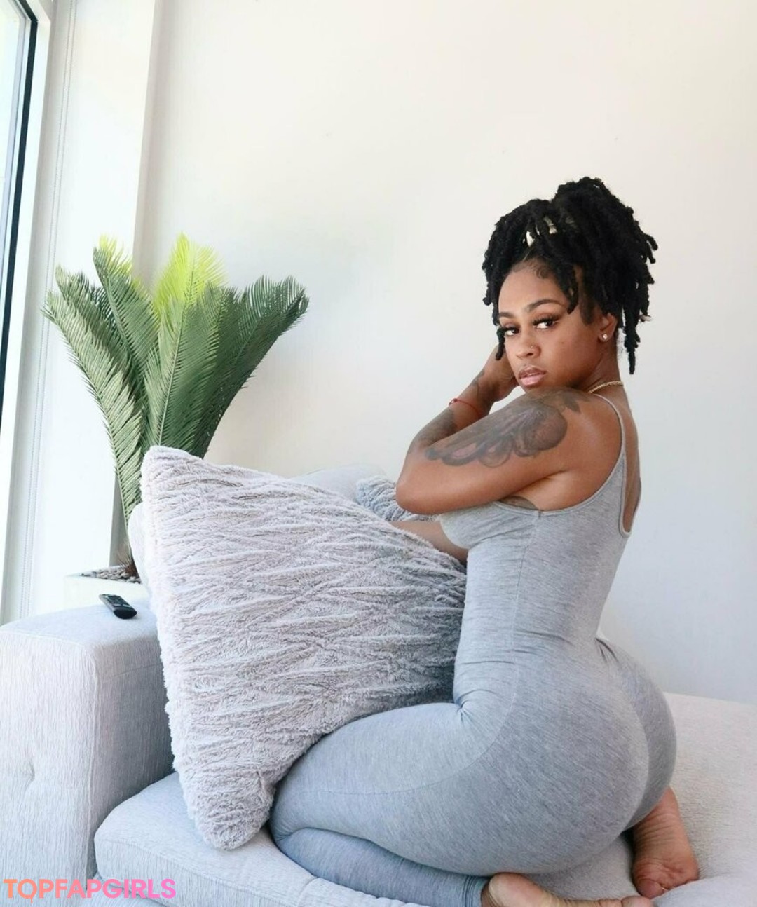 therealbombshell mint free actress archive