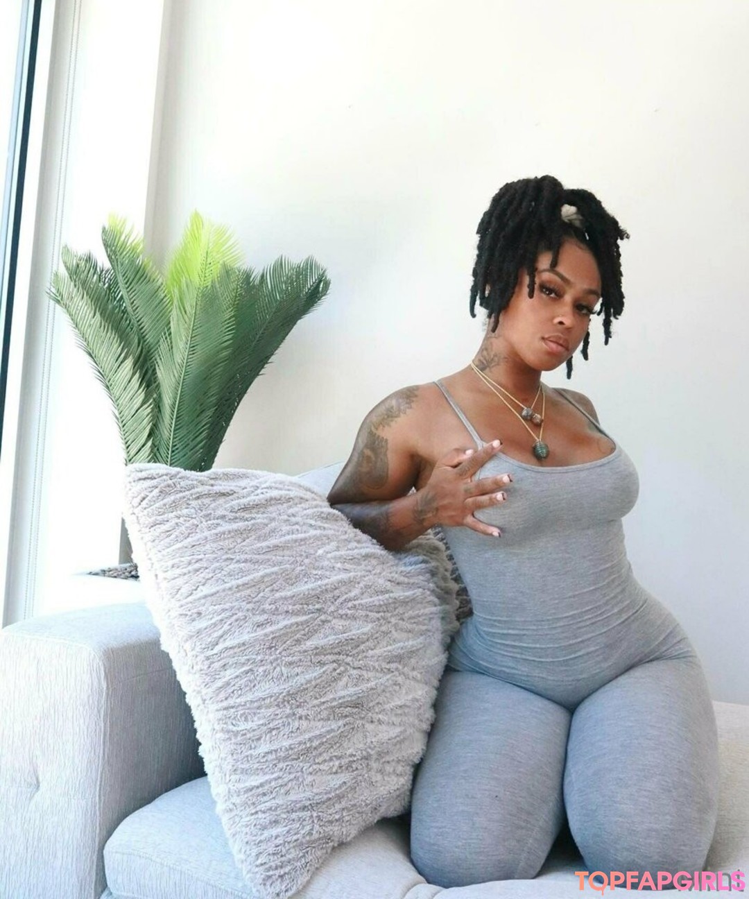 therealbombshell mint pornstar nude photo