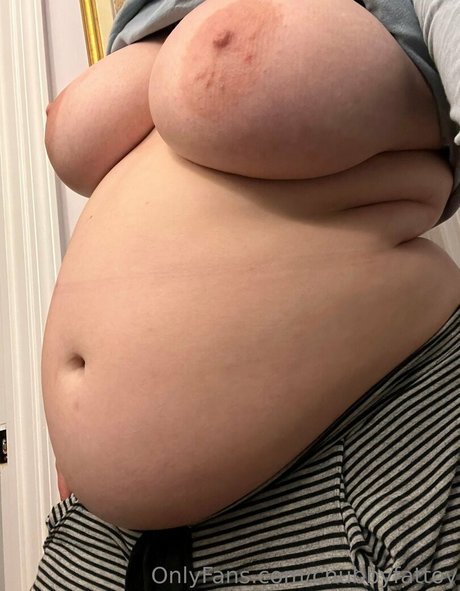 chubbyfattoy nude star photo