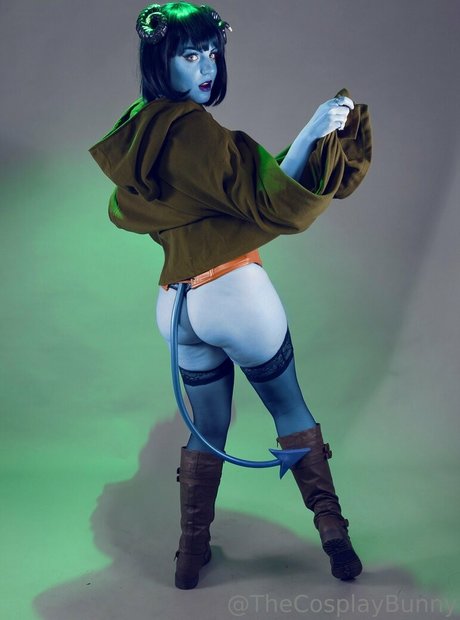 TheCosplayBunny model pretty photos