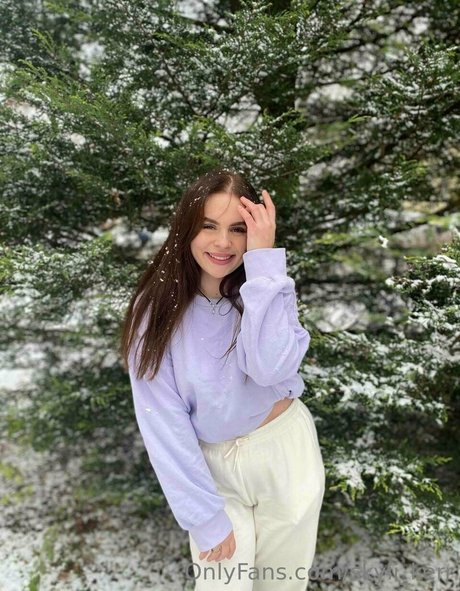 skyli kerr exclusive star pics