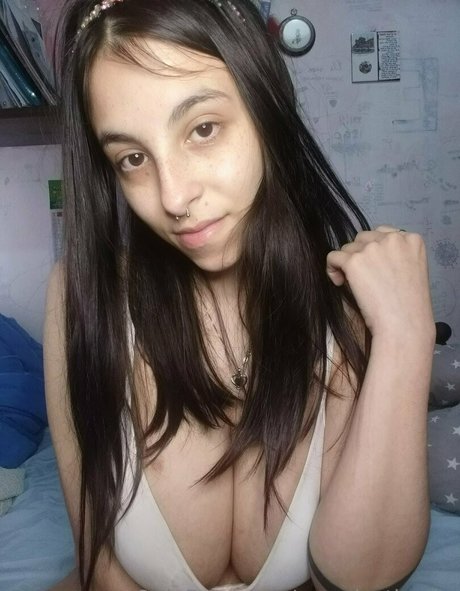 roundasthesky star erotic images