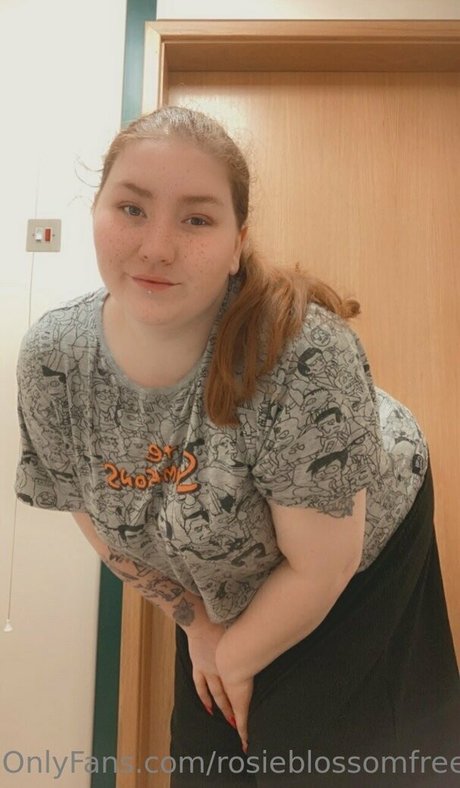 curvy lesbian onlyfans hot naked pic