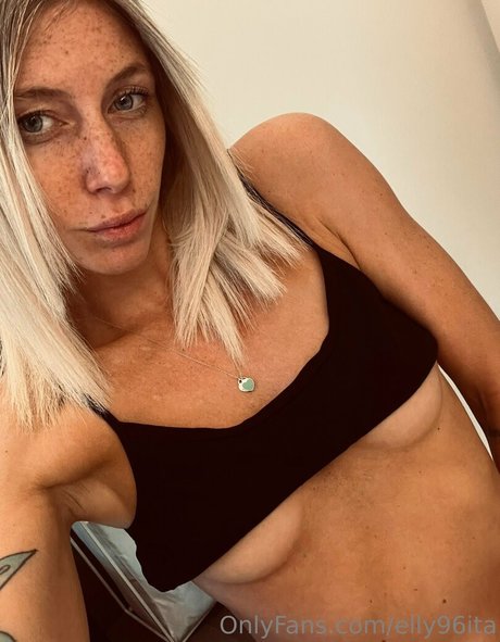 ita96elly pornstar art photo