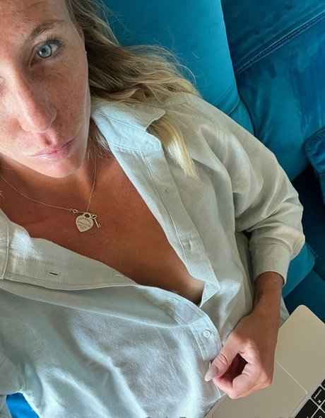 ita96elly nudes pornstar pics