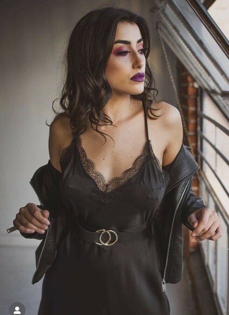 dela roo pornstar pictures