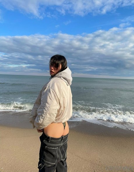 Coconeyx erotic model picture