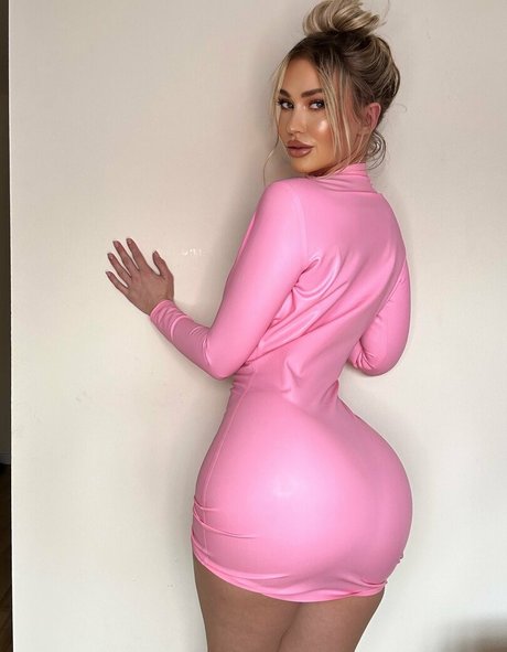 sophiereadeofficial beautiful pornstar pics