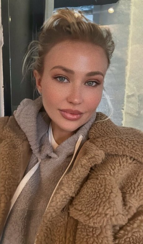 sophiereadeofficial sexy star gallery