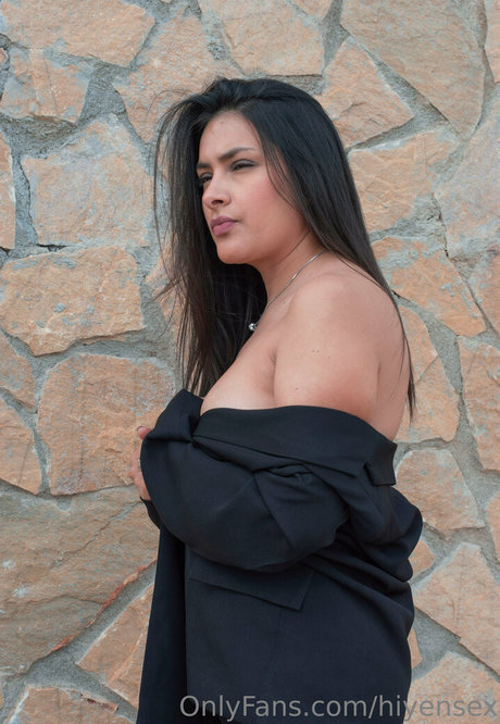 hiyensex model sexy gallery