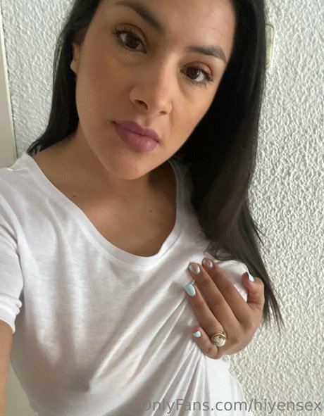 hiyensex porn model pic