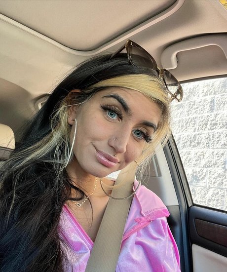 zahracanthang model naked image