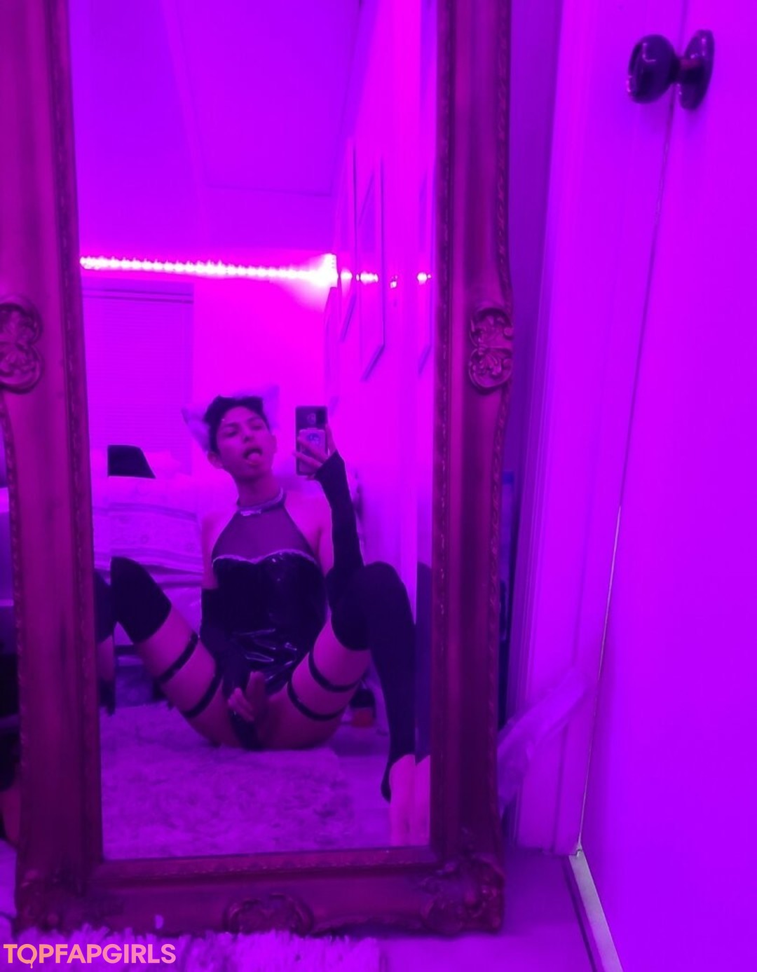 twinku nude model picture
