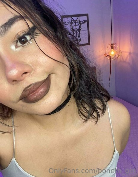 boneth girl top star img