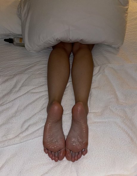 Kylie Toecandy beautiful pornstar gallery