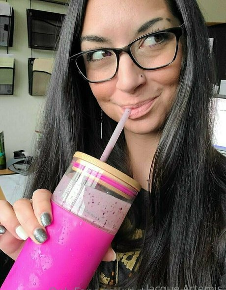 artemisbehaving perfect actress archive