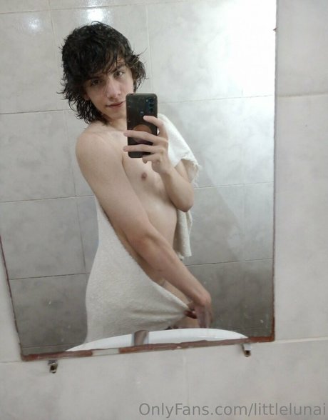 gayasslawren model xxx pic