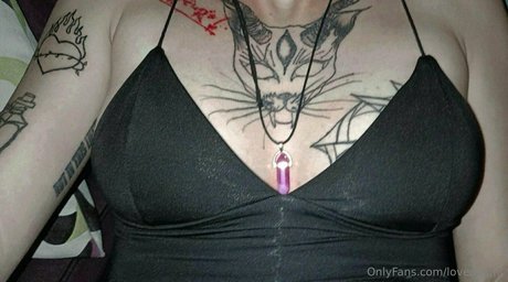 loveaxlgnr sexy pornstar photos