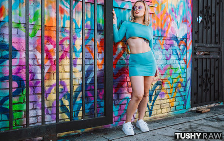 latina teen pussy onlyfans top image