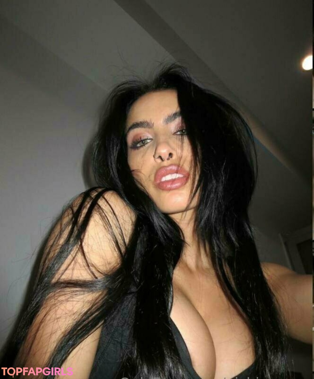 secretary onlyfans xxx pictures