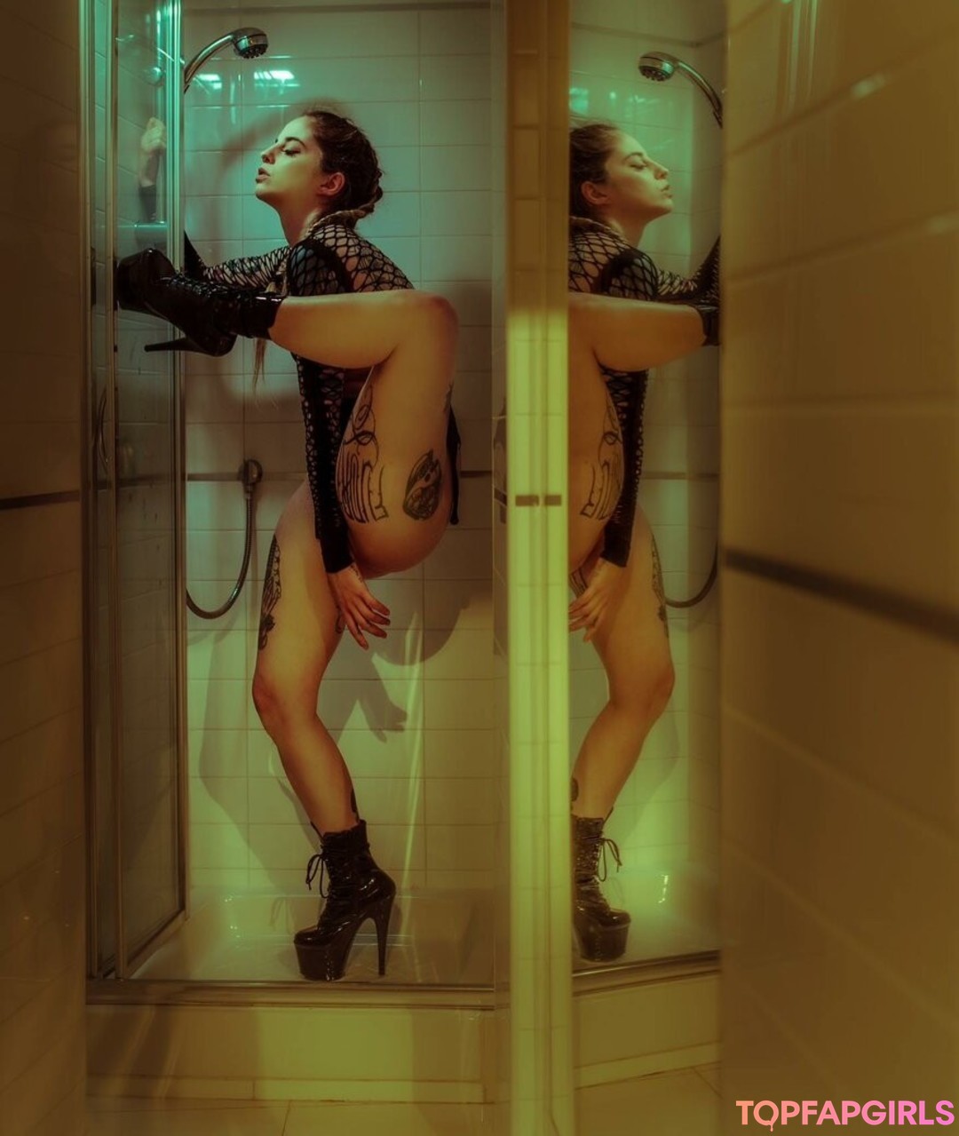 Brokenmirror pornstar img