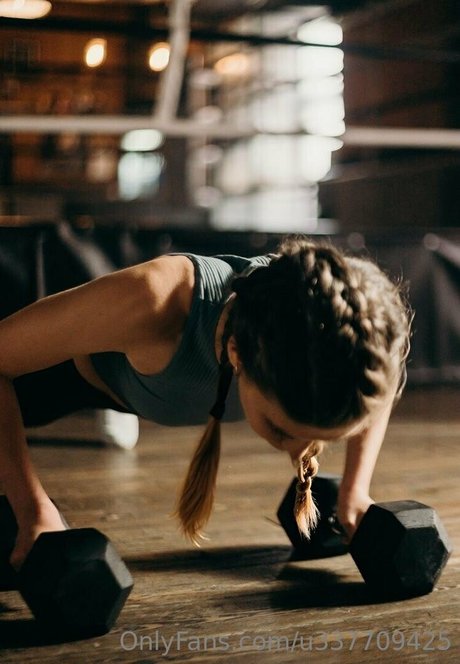 your lavinia nice actress pictures