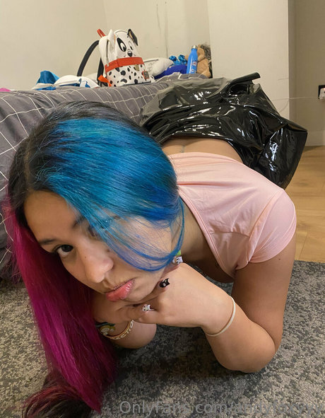 teen topless onlyfans porn picture