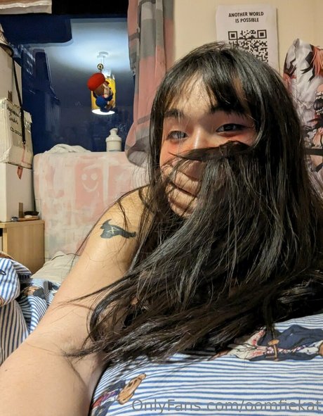 oomfiekat erotic actress images