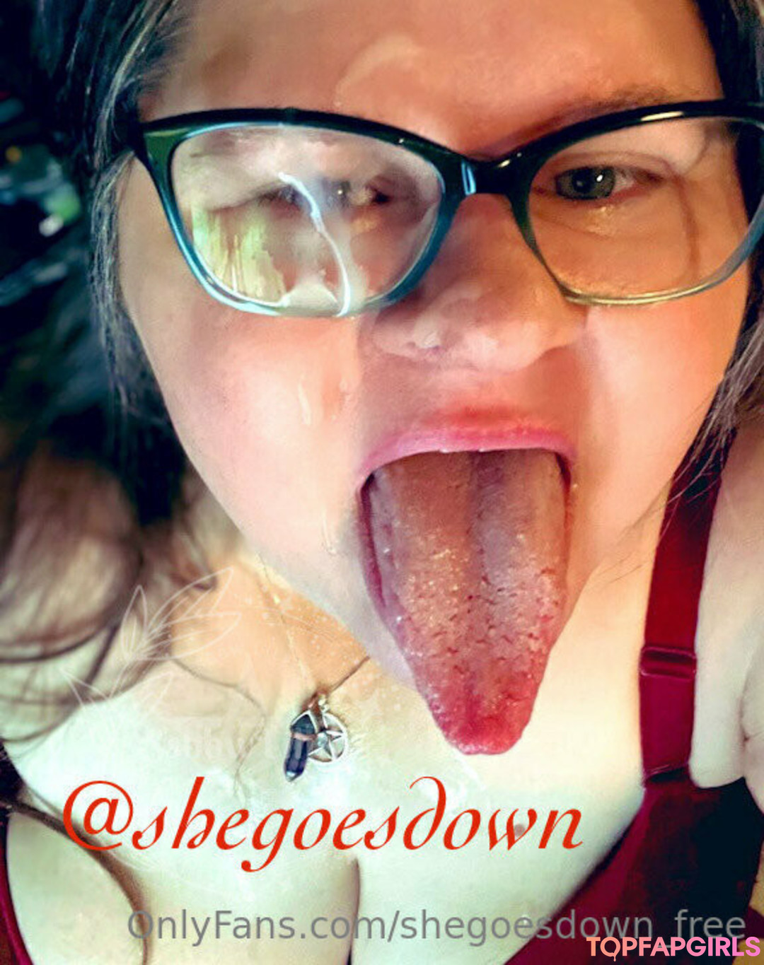 shegoesdown free naked actress img