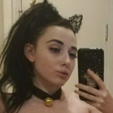 Devinethingx adult model pictures