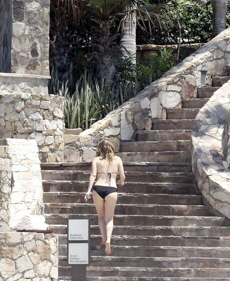 Alicia Silverstone star nice images