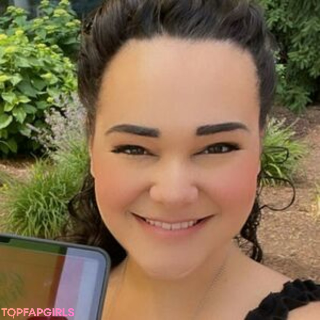 Maggie Renee model naked picture
