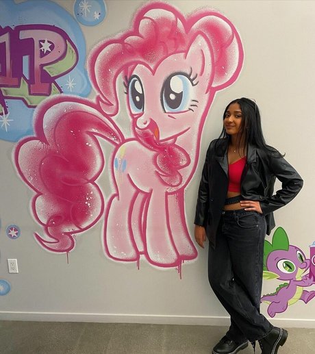 Maitreyi Ramakrishnan pornstar erotic photo