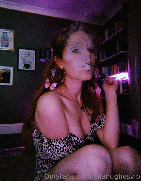 ellahughesvip free actress photo