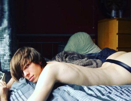 tomaaa model nudes pictures