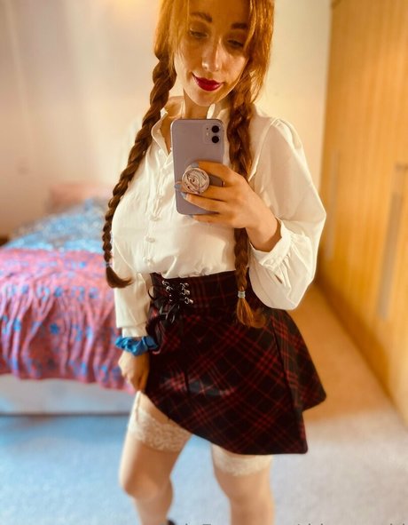 rawwbuns model nude images