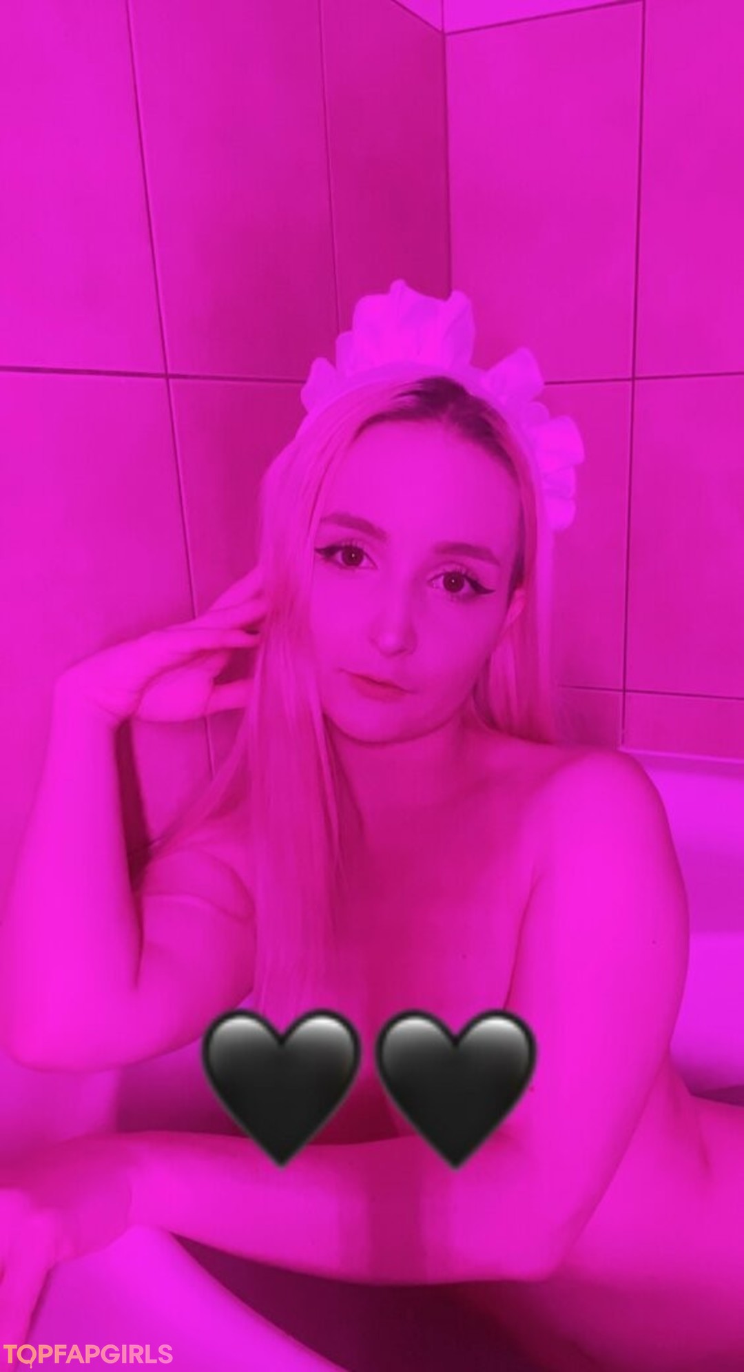 hemulkafree star naked photos