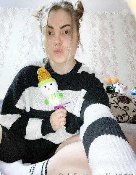 blonde midget onlyfans nice pictures