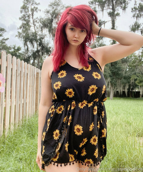 infatuatedkittyfree naked star picture