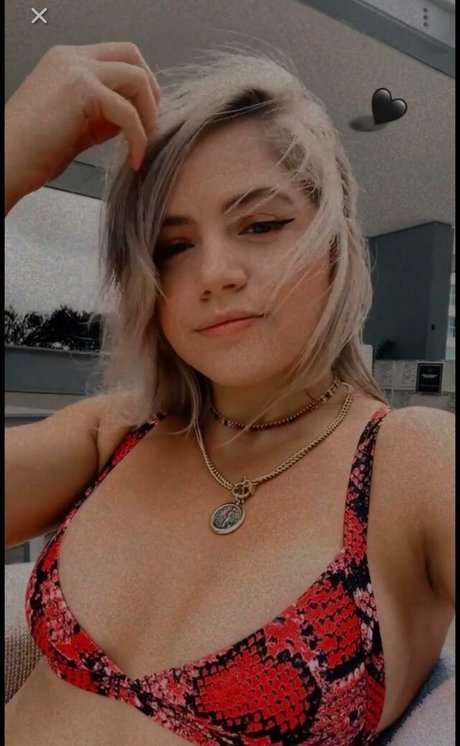 Collete Davis star exclusive photo