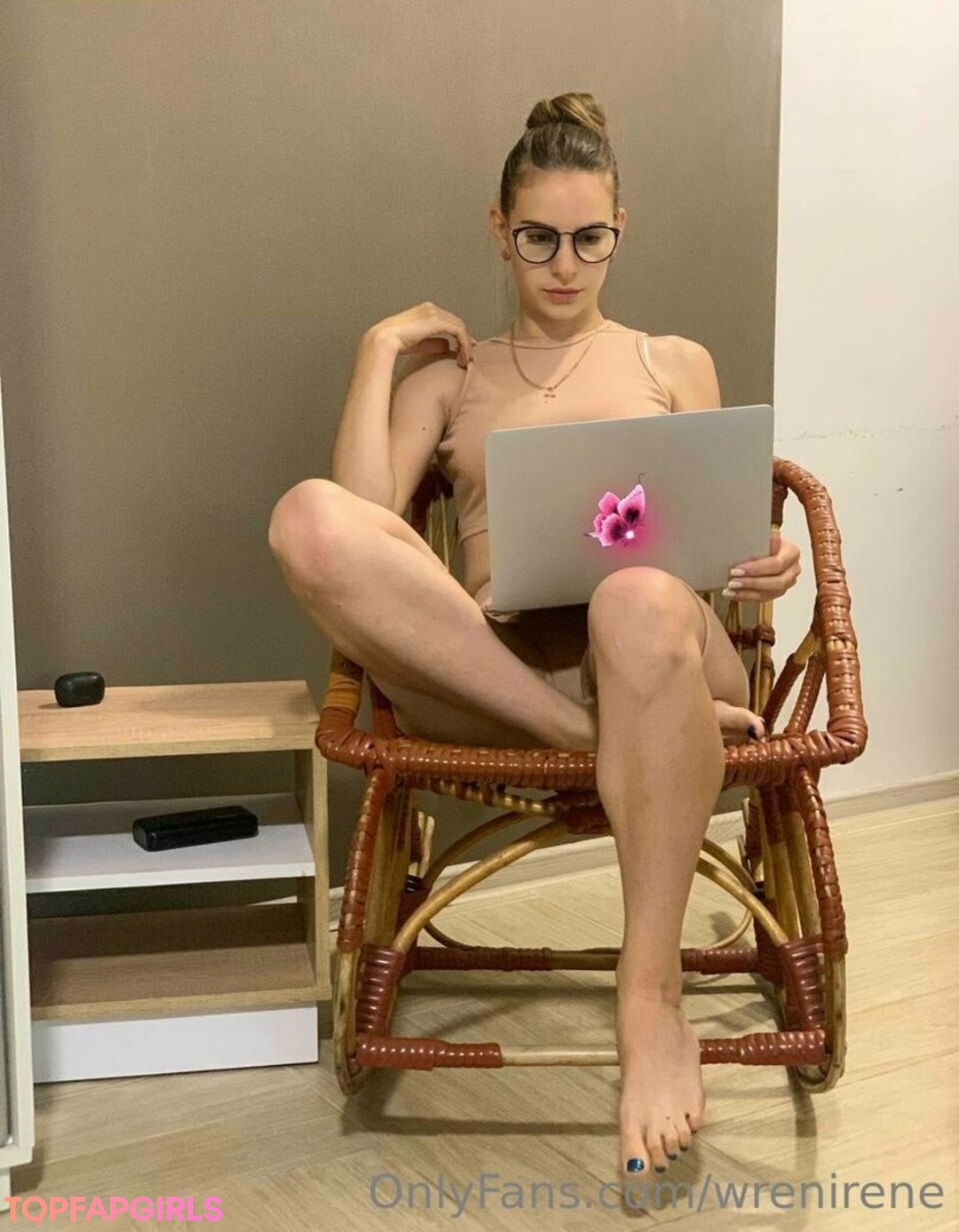 wrenirene model adult img
