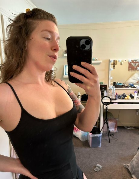 free perky peaches exclusive pornstar pic