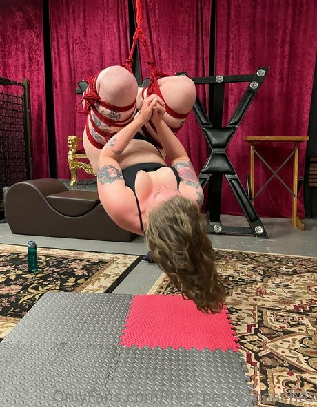 free perky peaches pornographic model pics