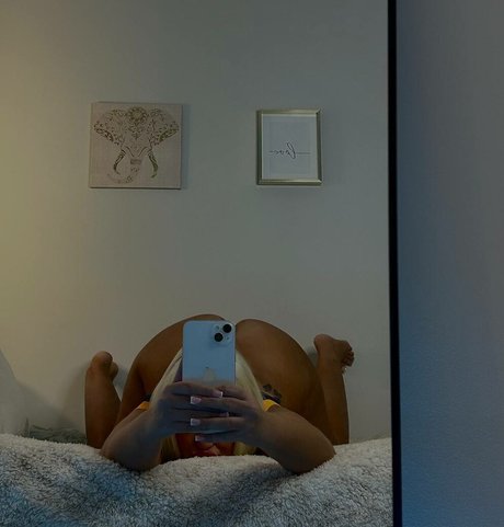 Rowena Violet art pornstar image