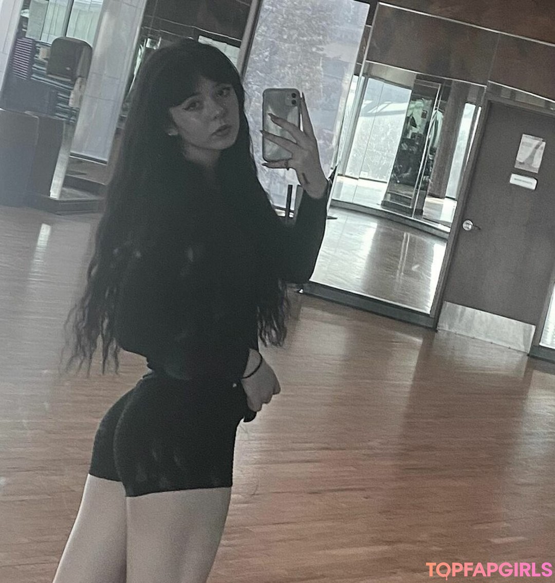 white shemale onlyfans porno photo