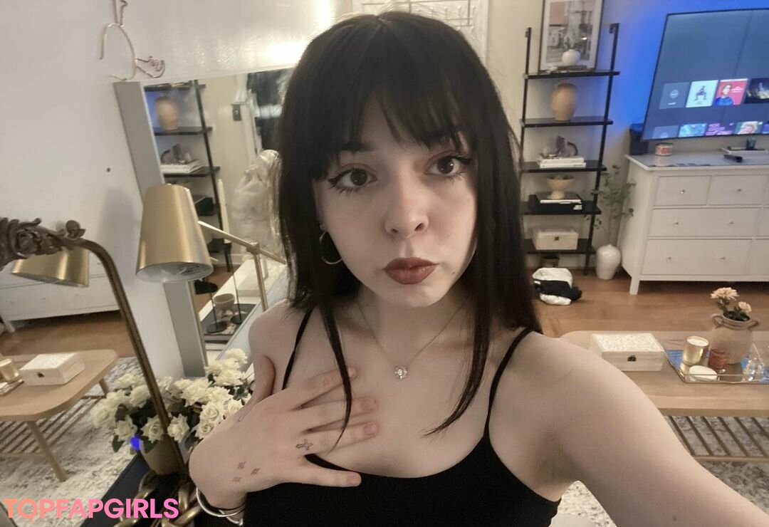 ezsy erotic pornstar picture