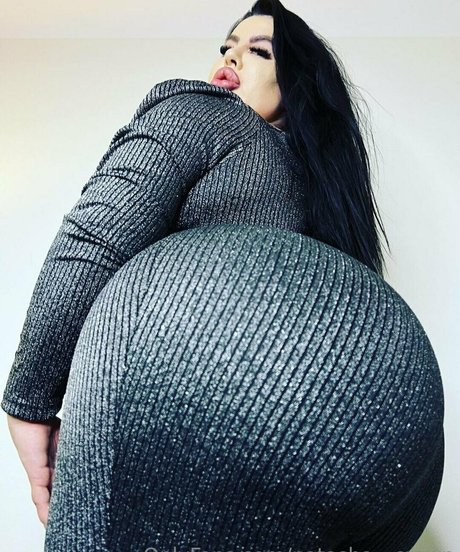 Natasha Crown art pornstar img